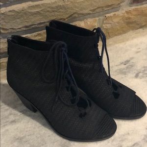 Eileen Fisher Open Toed Mid-Heels